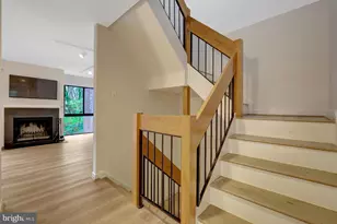 1752 Wainwright Dr, Reston, VA 20190 - Photo 6