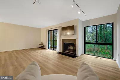 1752 Wainwright Drive, Reston, VA 20190 - Photo 2