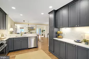 6331 Crooked Oak Ln, Falls Church, VA 22042 - Photo 4