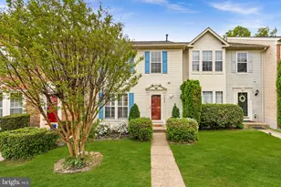 14326 Stonewater Ct, Centreville, VA 20121 - Photo 2