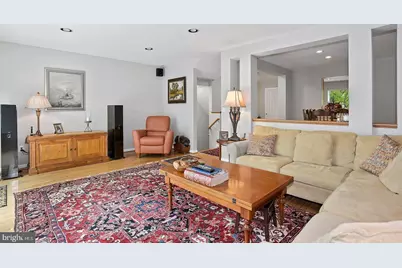 12062 Edgemere Circle, Reston, VA 20190 - Photo 8