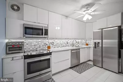 8380 Greensboro Drive #303, McLean, VA 22102 - Photo 2