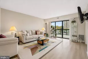 8380 Greensboro Dr, McLean, VA 22102 - Photo 10