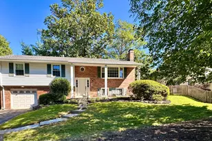 5635 Glenwood Dr, Alexandria, VA 22310 - Photo 2