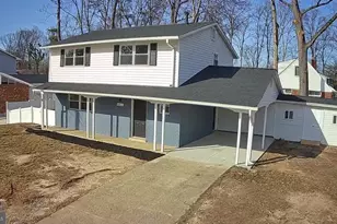 6815 Rolling Rd, Springfield, VA 22152 - Photo 12