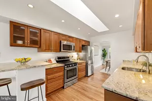 6800 Seton Ct, Springfield, VA 22152 - Photo 4