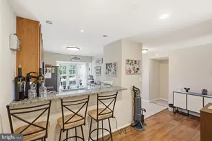 4037 Summer Hollow Ct, Chantilly, VA 20151 - Photo 10