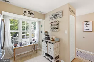 4037 Summer Hollow Ct, Chantilly, VA 20151 - Photo 8