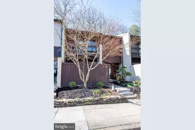 11621 Newbridge Court, Reston, VA 20191 - Photo 2