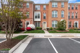 2372 Woodland Pond Ln, Herndon, VA 20171 - Photo 4