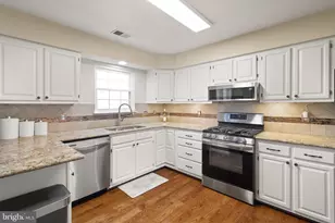 8610 Rocky Gap Ct, Lorton, VA 22079 - Photo 8