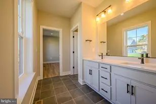 2424 Carey Ln, Vienna, VA 22181 - Photo 22