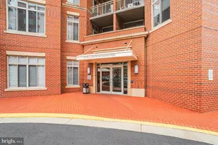 4480 Market Commons Dr, Fairfax, VA 22033 - Photo 22