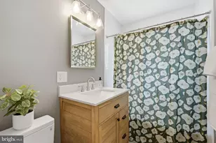 7107 Woodley Ln, Falls Church, VA 22042 - Photo 14