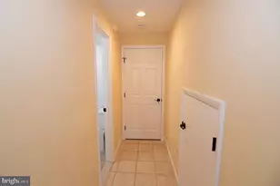 404 Talahi Rd SE, Vienna, VA 22180 - Photo 2