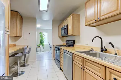 509 Florida Avenue #T4, Herndon, VA 20170 - Photo 6