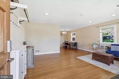 100 Tapawingo Road SE, Vienna, VA 22180 - Photo 4