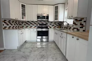 9526 Hagel Cir, Lorton, VA 22079 - Photo 2