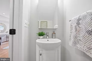 8230 Carrleigh Pkwy, Springfield, VA 22152 - Photo 12