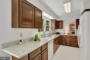 6516 Anna Maria Ct, McLean, VA 22101 - Photo 12