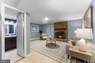 14710 Bentley Square, Centreville, VA 20120 - Photo 32