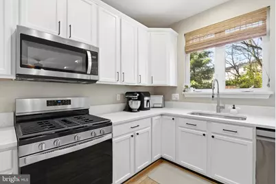 5146 Ballycastle Circle, Alexandria, VA 22315 - Photo 16