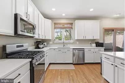 5146 Ballycastle Circle, Alexandria, VA 22315 - Photo 14