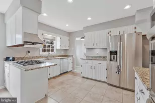 8203 Galahad Ct, Annandale, VA 22003 - Photo 12