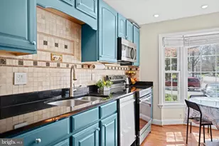 4469 Holly Ave, Fairfax, VA 22030 - Photo 8