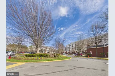 1645 International Drive #TH-18, McLean, VA 22102 - Photo 38