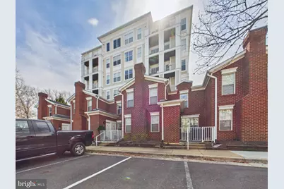 1645 International Drive #TH-18, McLean, VA 22102 - Photo 2