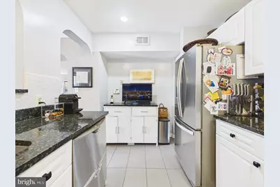1645 International Drive #TH-18, McLean, VA 22102 - Photo 10