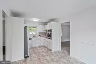 4136 Meadow Hill Ln, Fairfax, VA 22033 - Photo 8