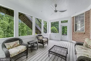 891 Chinquapin Rd, McLean, VA 22102 - Photo 4