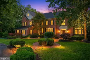 891 Chinquapin Rd, McLean, VA 22102 - Photo 2