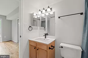 8405 Hollis Ln, Vienna, VA 22182 - Photo 18