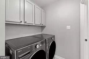 8405 Hollis Ln, Vienna, VA 22182 - Photo 16