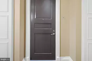 8220 Crestwood Heights Dr, McLean, VA 22102 - Photo 10