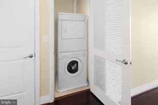 8220 Crestwood Heights Dr, McLean, VA 22102 - Photo 36