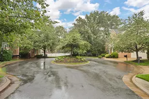 7952 Blitz Ct, Dunn Loring, VA 22027 - Photo 4