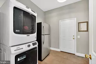 7822 Gambrill Woods Way, Springfield, VA 22153 - Photo 36