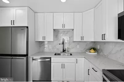 5866 Bridgetown Ct, Burke, VA 22015 - Photo 10