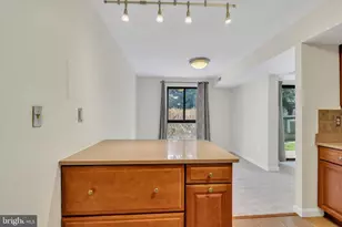 2044 Royal Fern Ct, Reston, VA 20191 - Photo 16