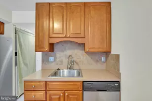 2044 Royal Fern Ct, Reston, VA 20191 - Photo 18