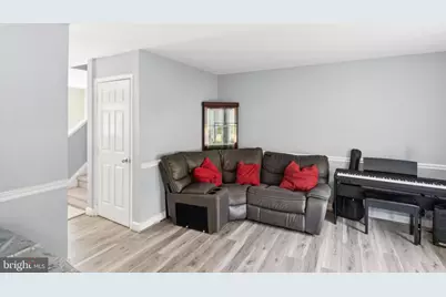 9710 Ashbourn Drive, Burke, VA 22015 - Photo 4