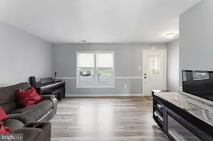 9710 Ashbourn Dr, Burke, VA 22015 - Photo 6