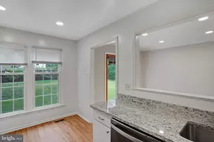 14623 Lock Dr, Centreville, VA 20120 - Photo 12