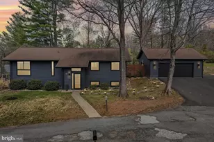 10913 Howland Dr, Reston, VA 20191 - Photo 2