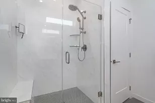 14383 Beckett Glen Cir, Chantilly, VA 20151 - Photo 18