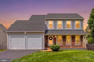 2982 Emerald Chase Dr, Herndon, VA 20171 - Photo 2
